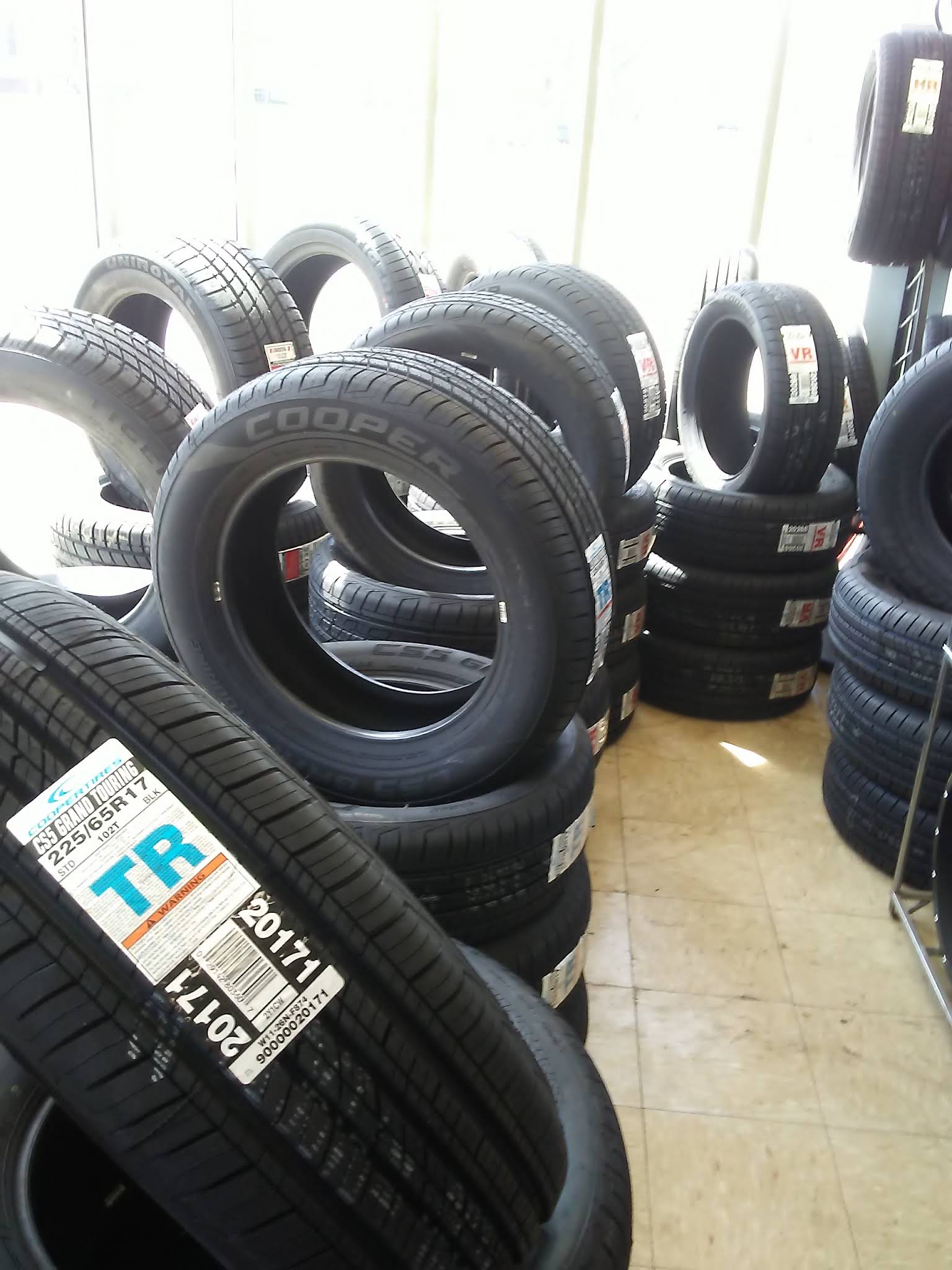 F & F Tire World