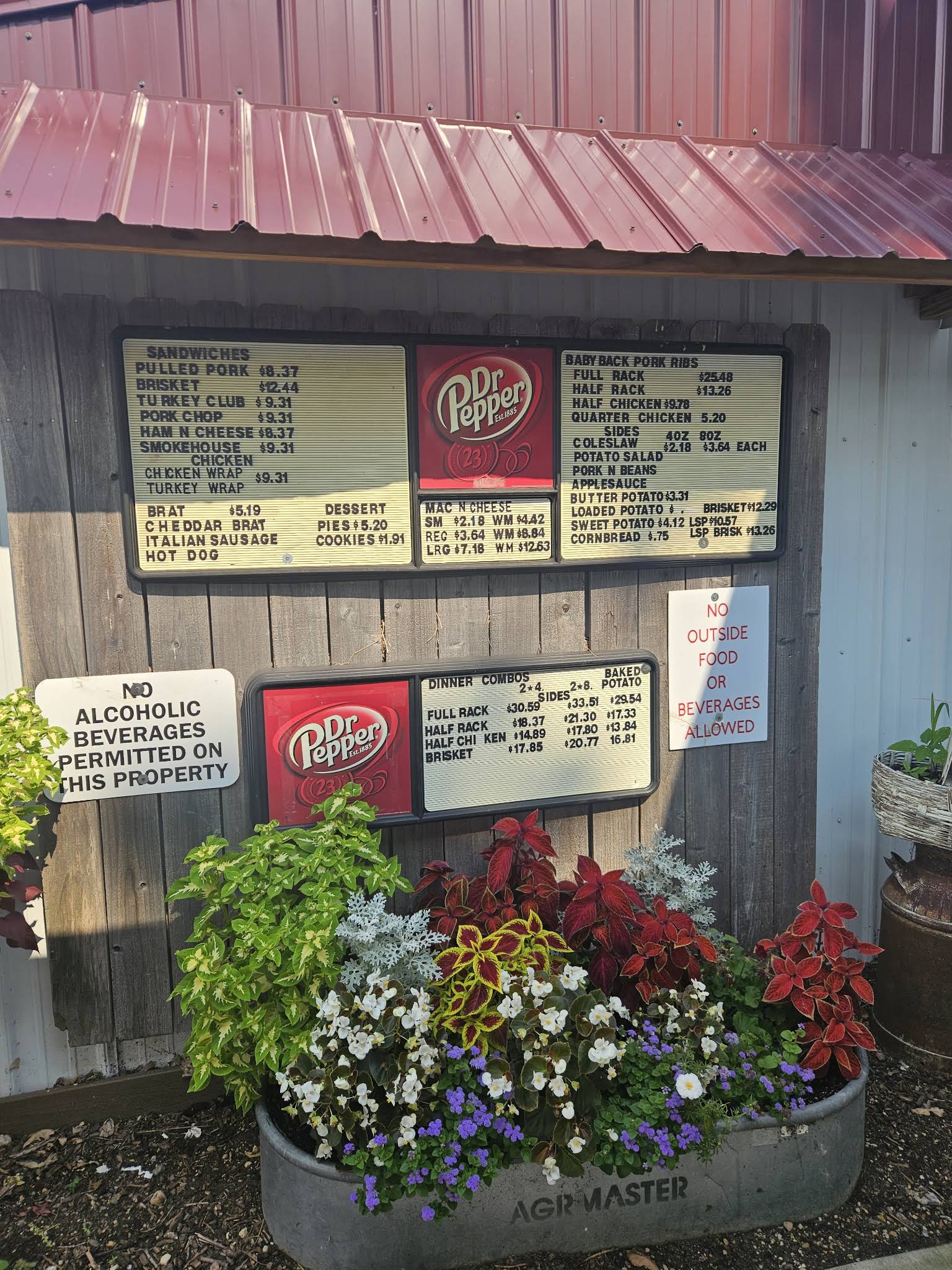 Smokin Coop BBQ Pit