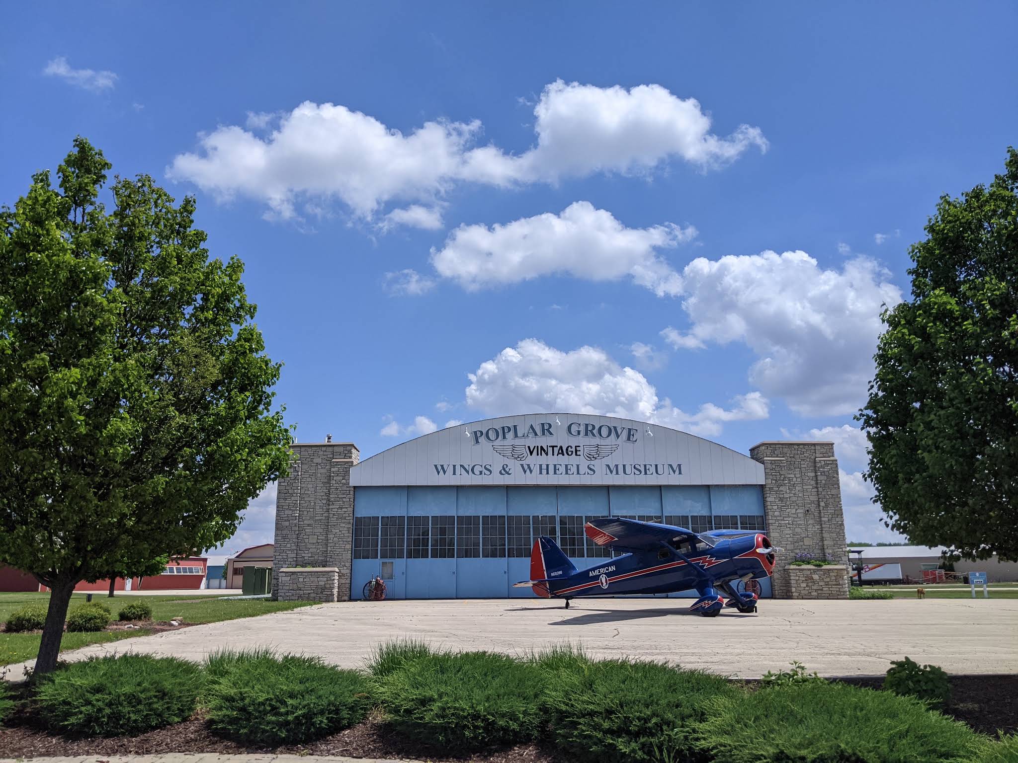 Vintage Wings and Wheels Museum
